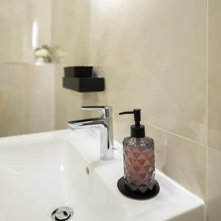 Keyhosting Apartment Zentral Parkplatz Aschaffenburg Buitenkant foto