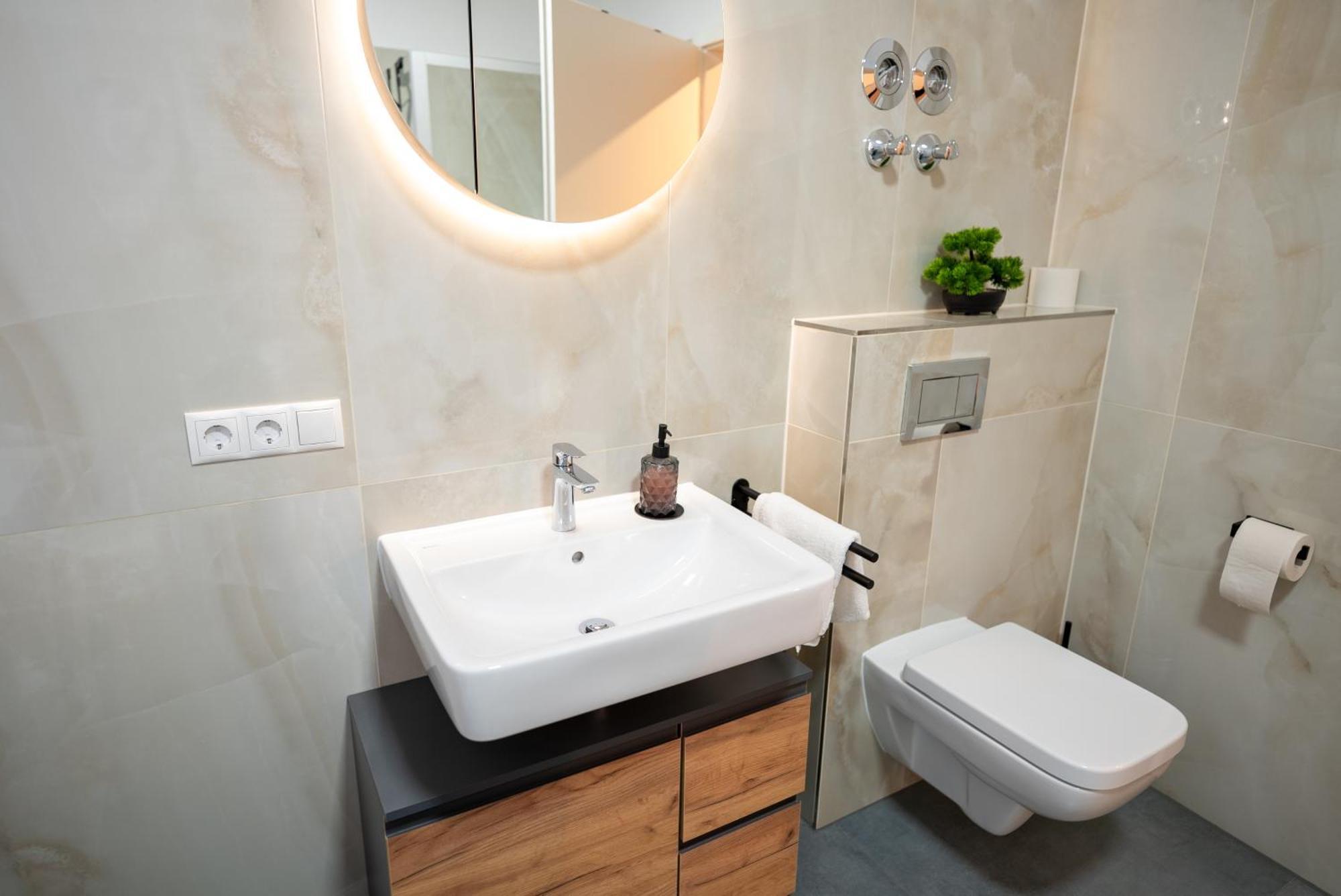 Keyhosting Zentral Parkplatz * Aschaffenburg